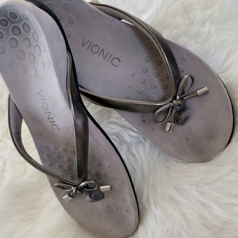 VIONIC SANDALS SZ 8